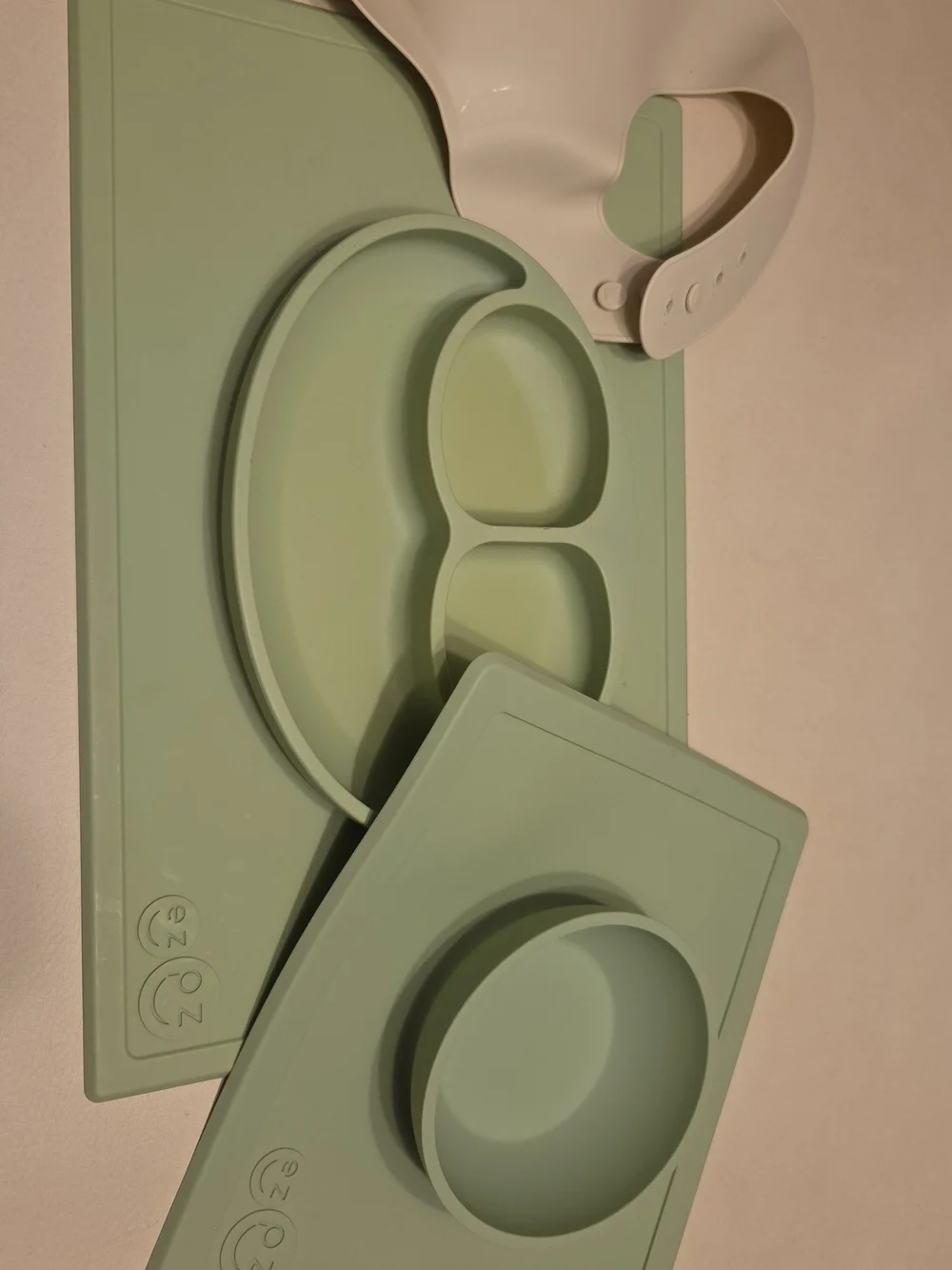 ezpz Neutral Sage Silicone Placemat and Bowl Set with Bib